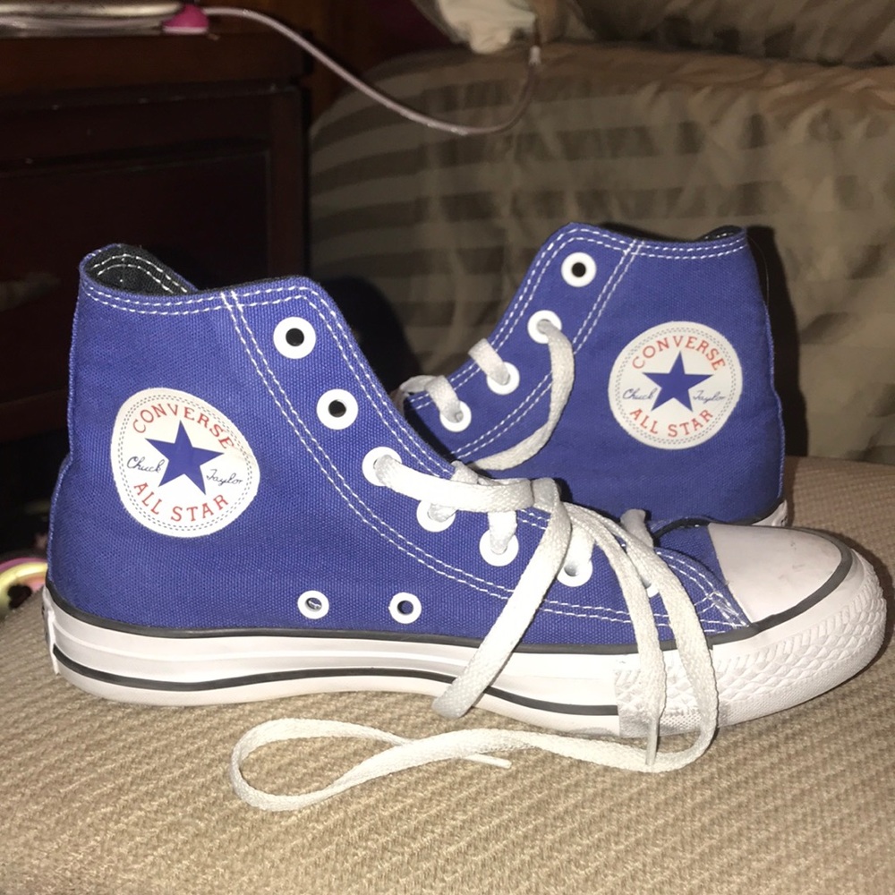 Blue high top converse